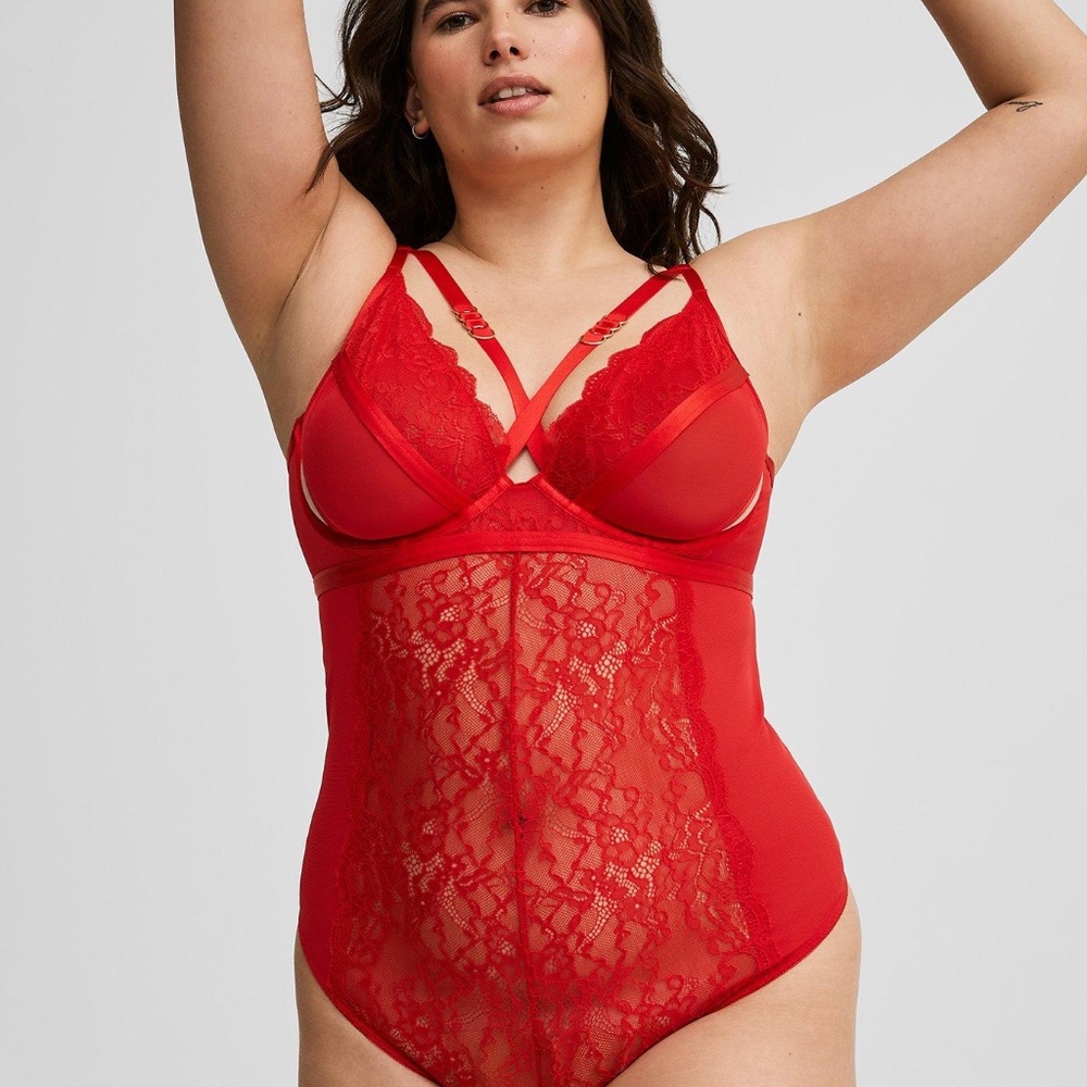 NWT Strappy Underwire Lace Bodysuit